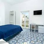 Guest House La Piazzetta
