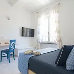 Aquamarine Relaxing Capri Suites