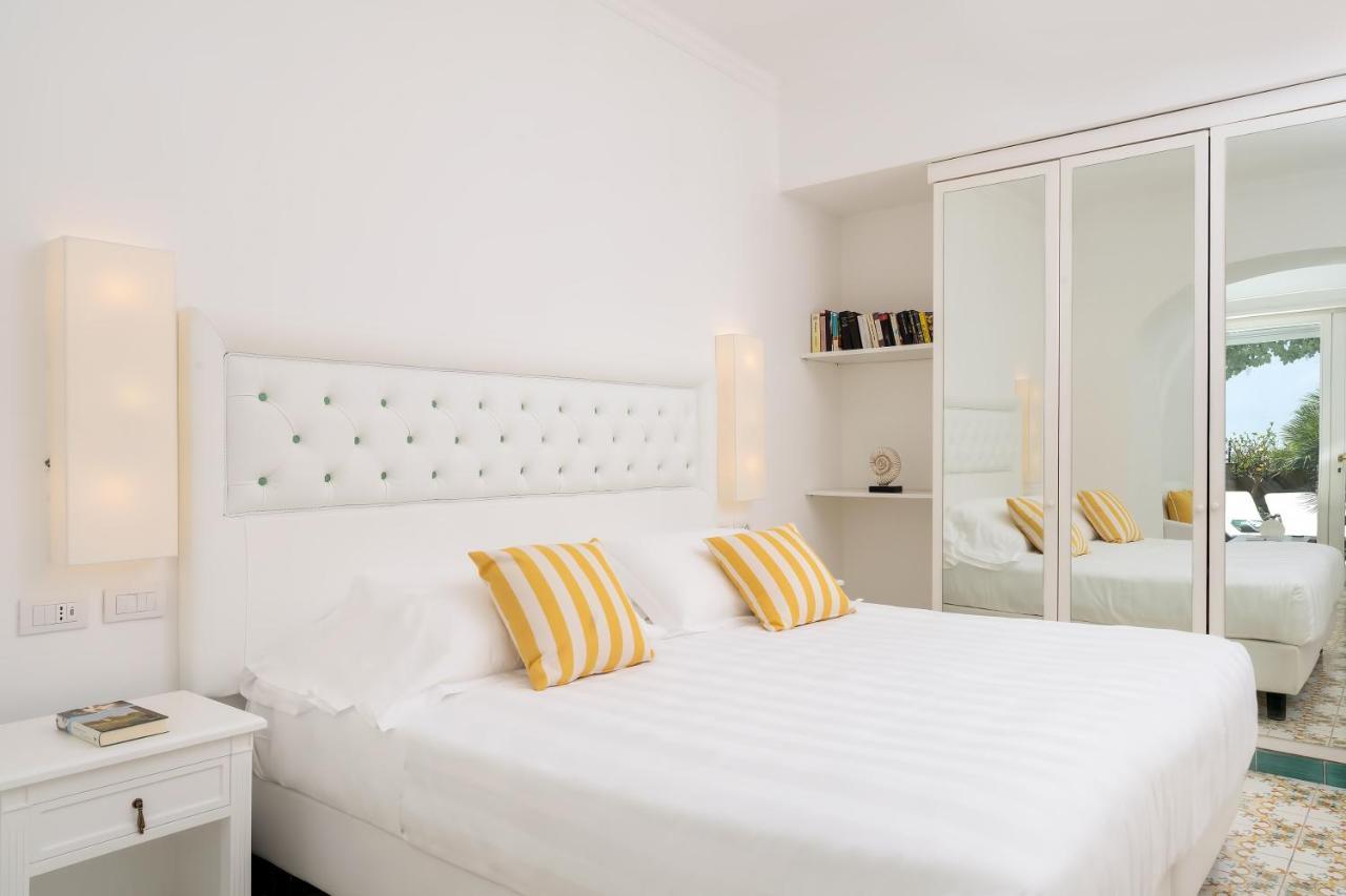 Sina Flora Hotel