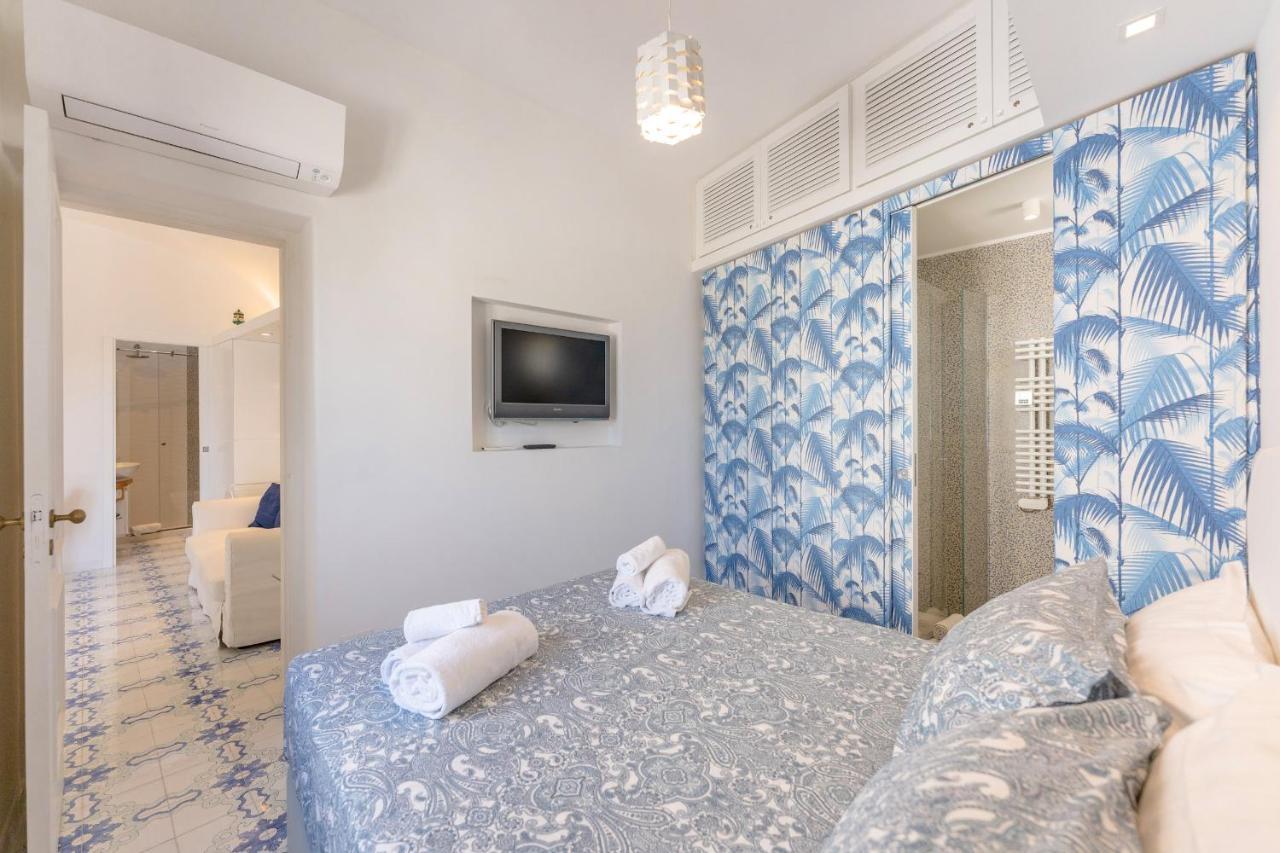 Azzurra, Apartment Capri