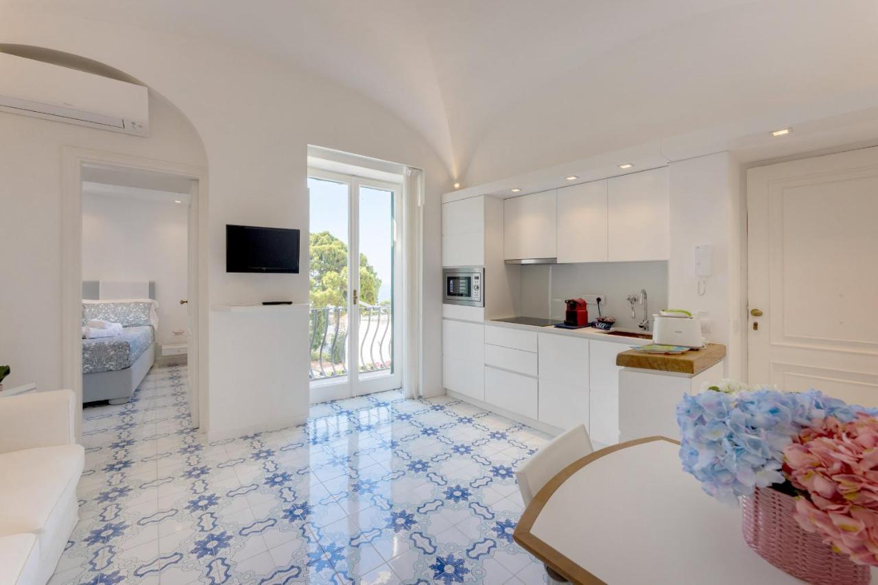 Azzurra, Apartment Capri