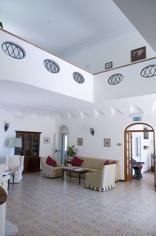 Otel Sarah Capri