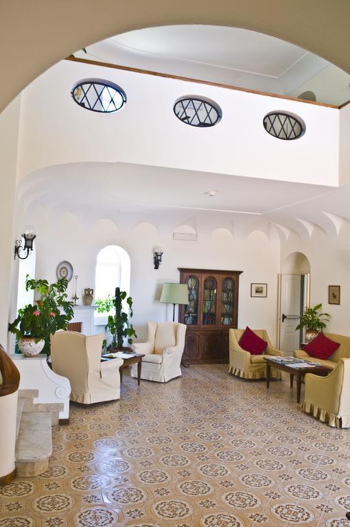 Otel Sarah Capri