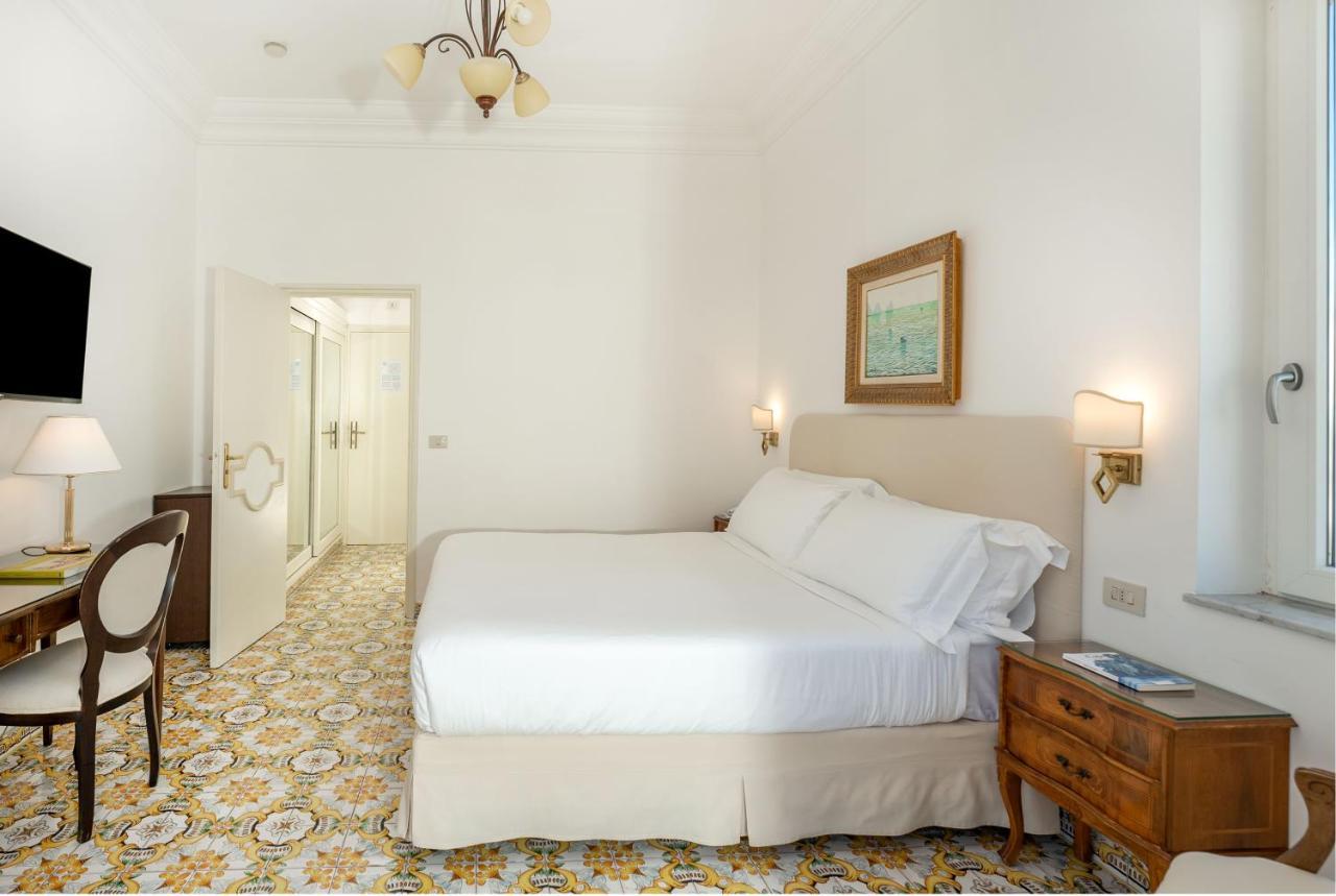 Syrene Hotel 4*