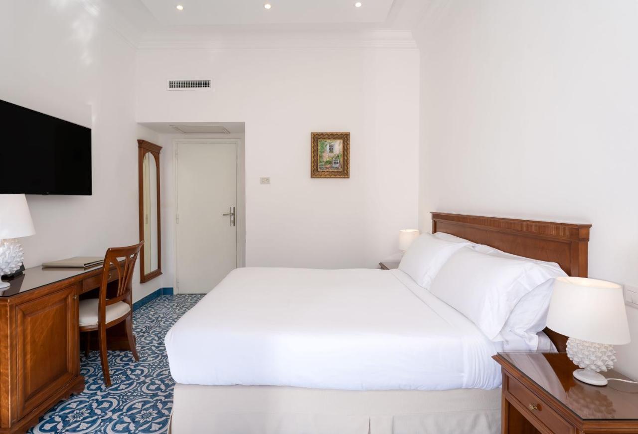 Syrene Hotel 4*