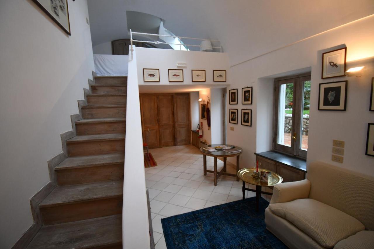 Castello Apartment *