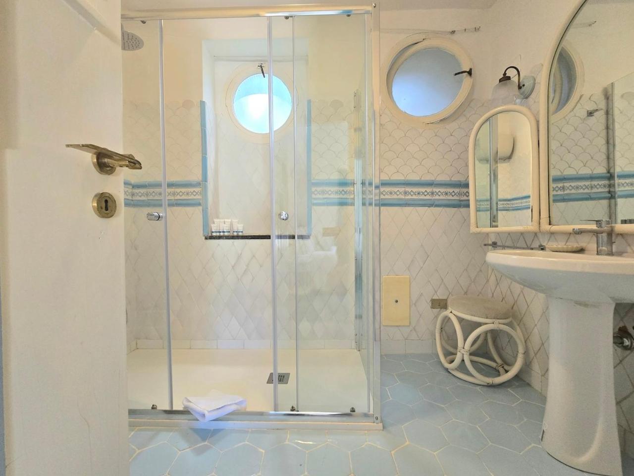 La Perla Marina Villa Capri