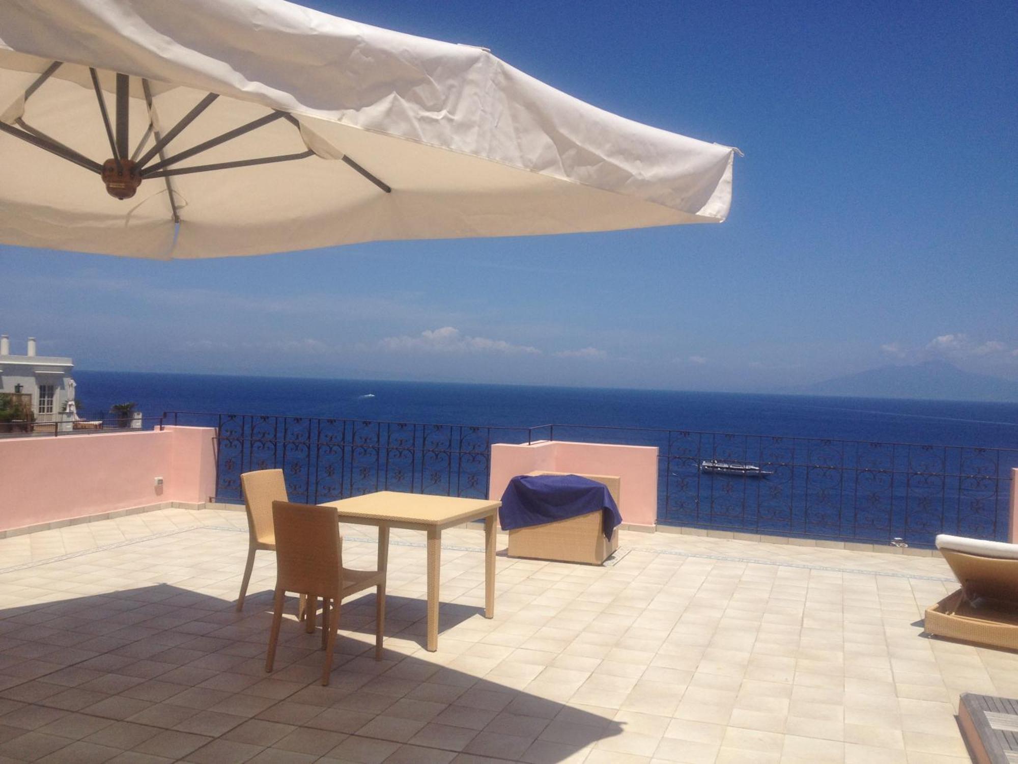 Bed & Breakfast Capri Inn 2*
