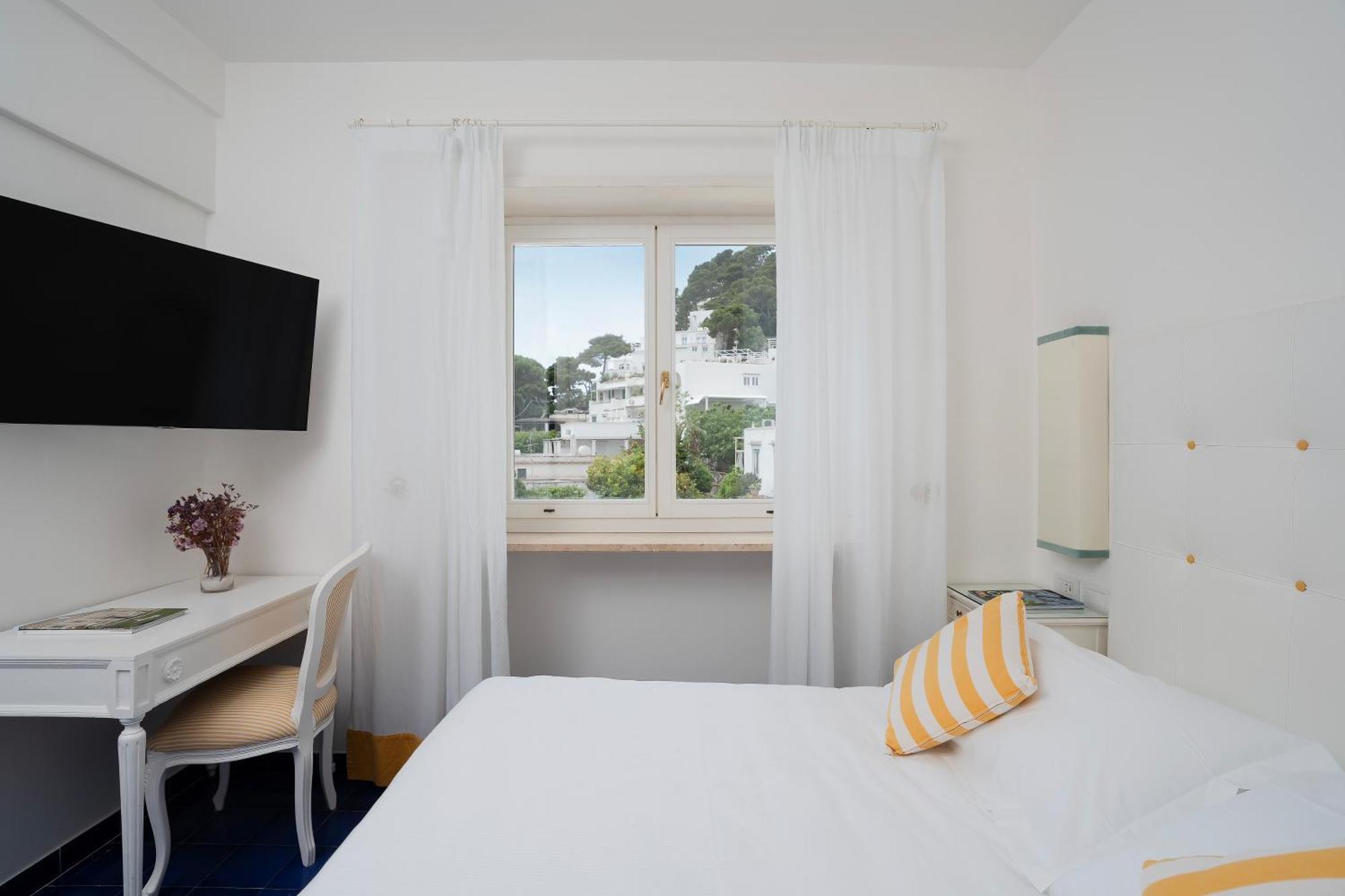 Hotel Sina Flora 4*