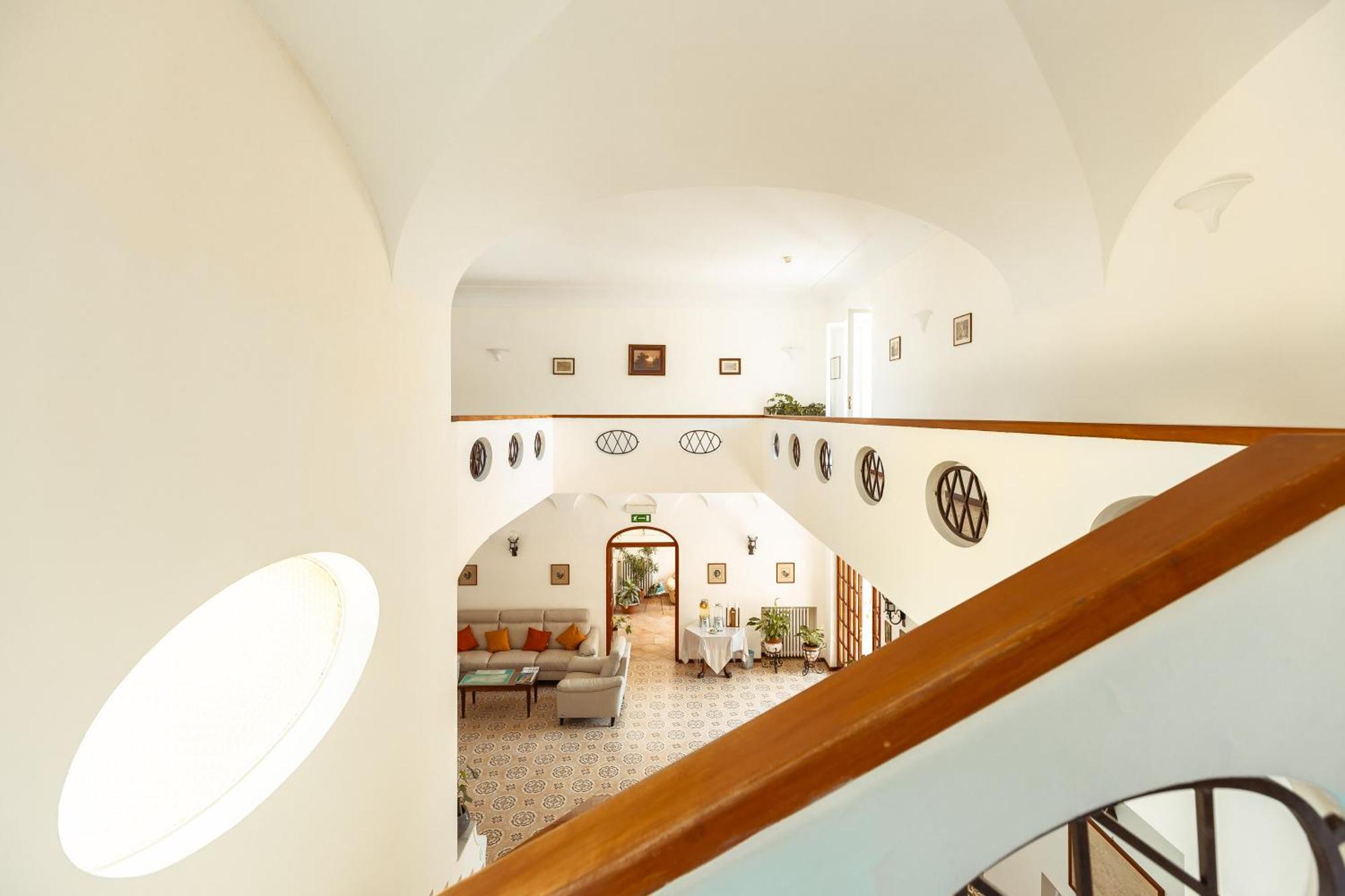 Sarah 4* Capri