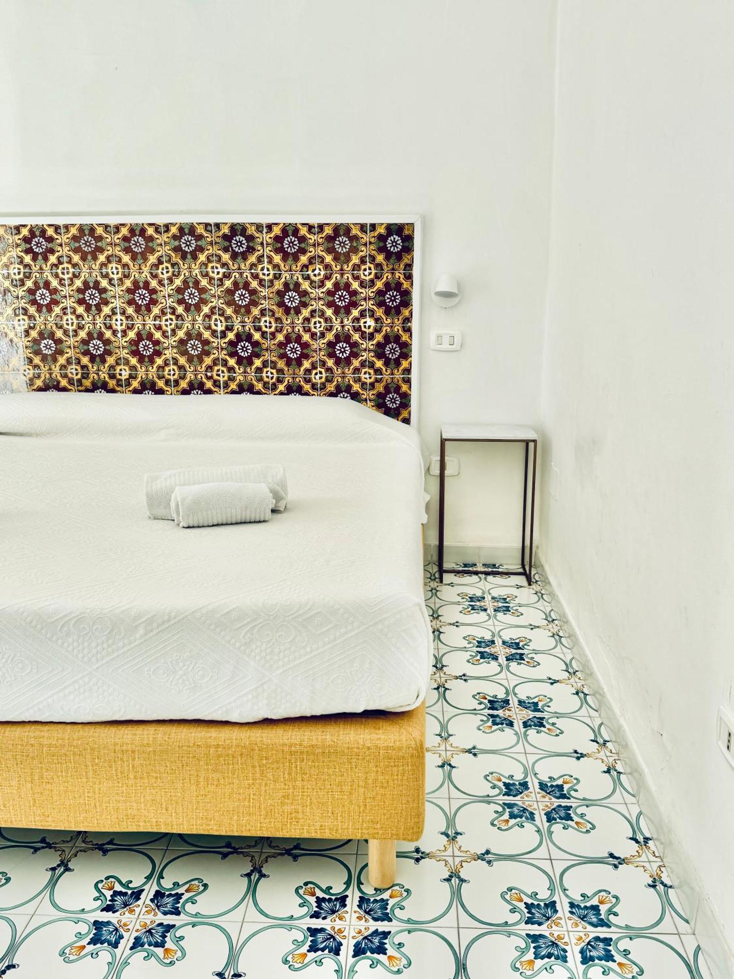 Apartment Camerelle 7, Domus Letteraria