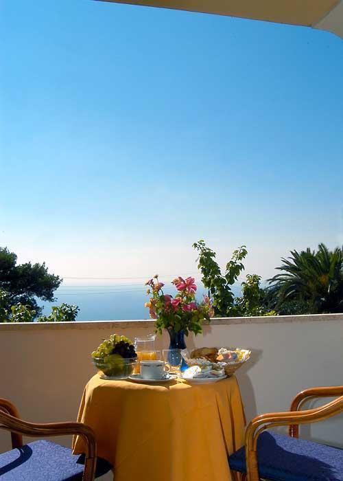 Sarah 4* Capri
