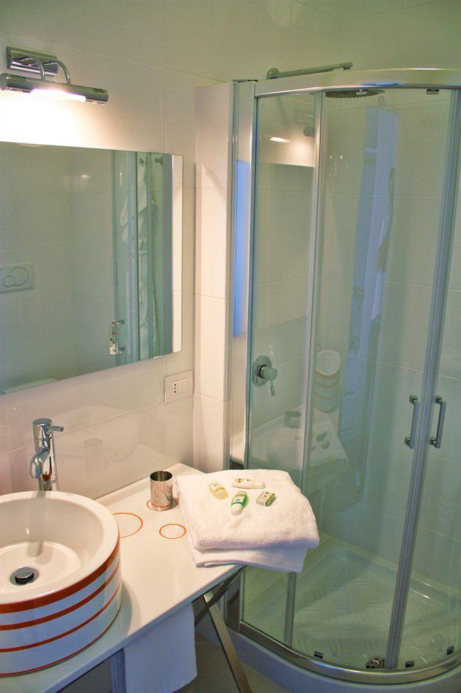 Capri Inn 2*