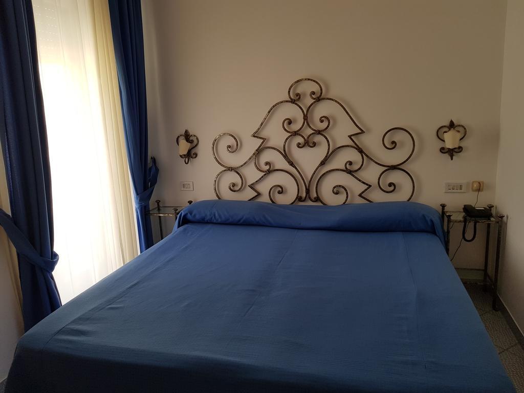 Palatium Mari 3*