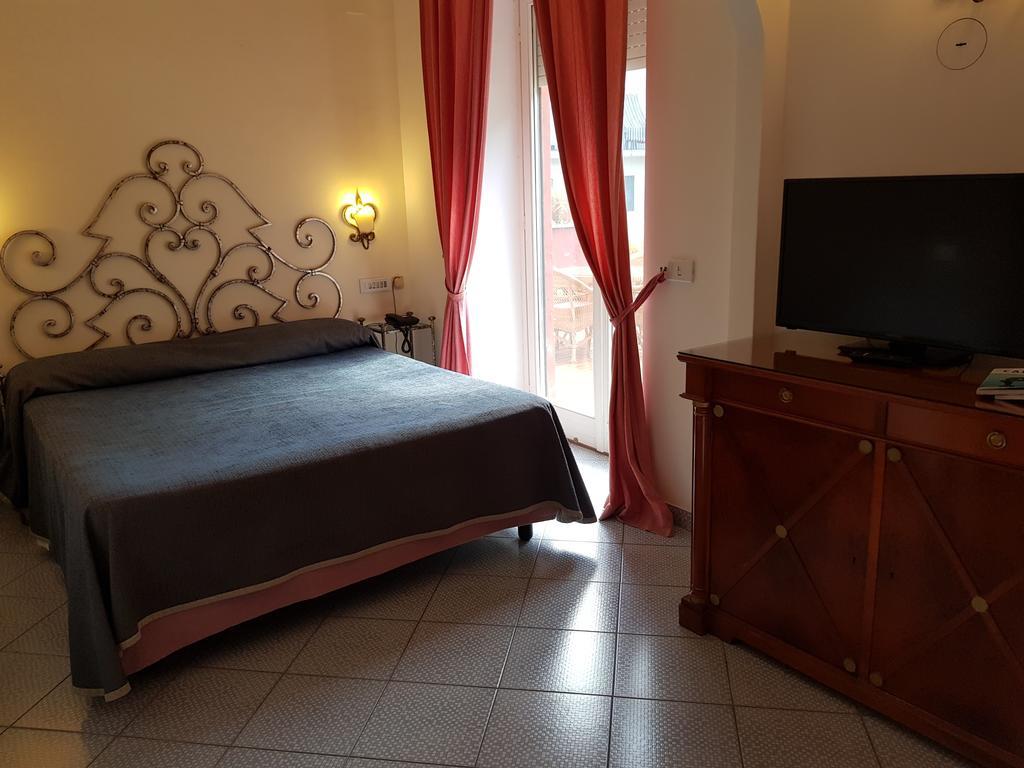 Palatium Mari Hotel 3*