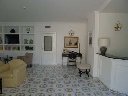 Canasta Hotel Capri