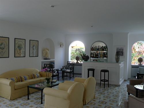 Canasta Hotel