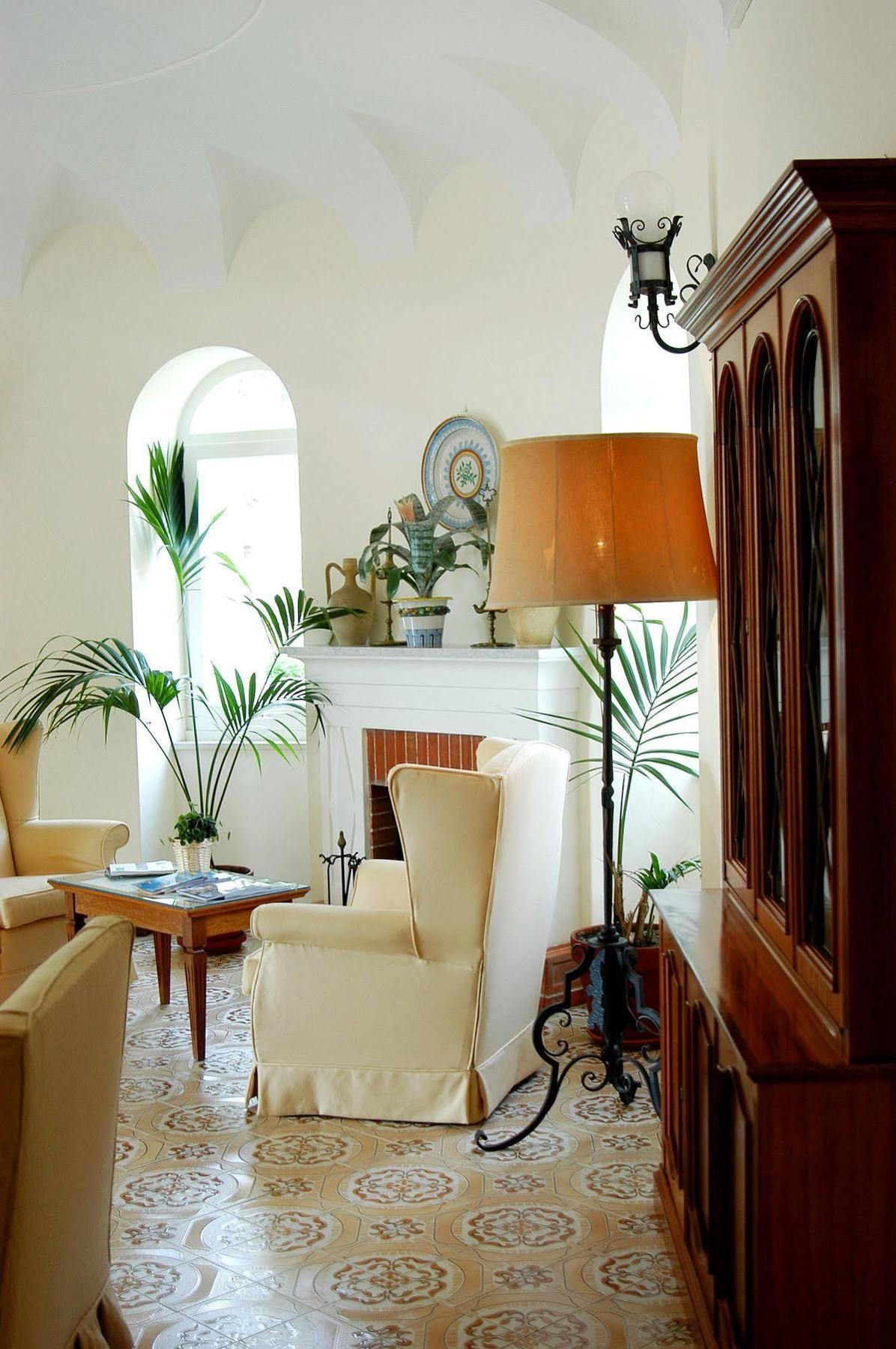 Otel Sarah 4*