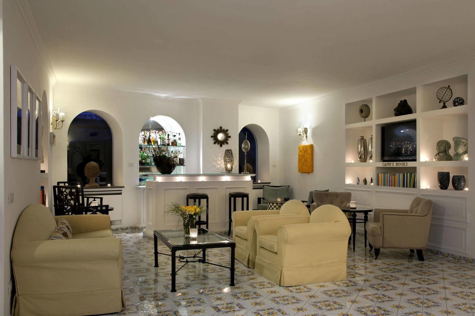 Canasta Hotel