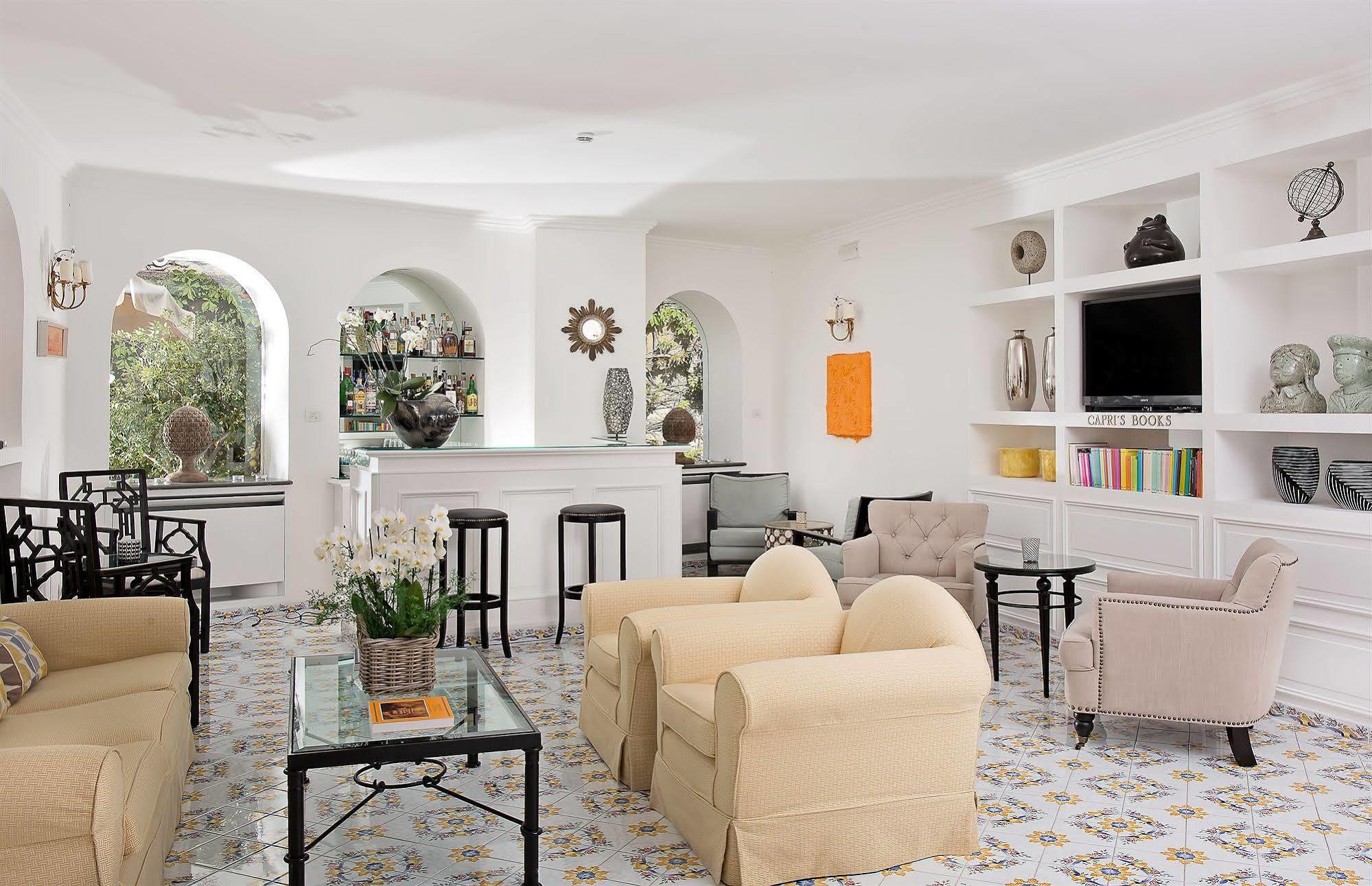 Hotel Canasta