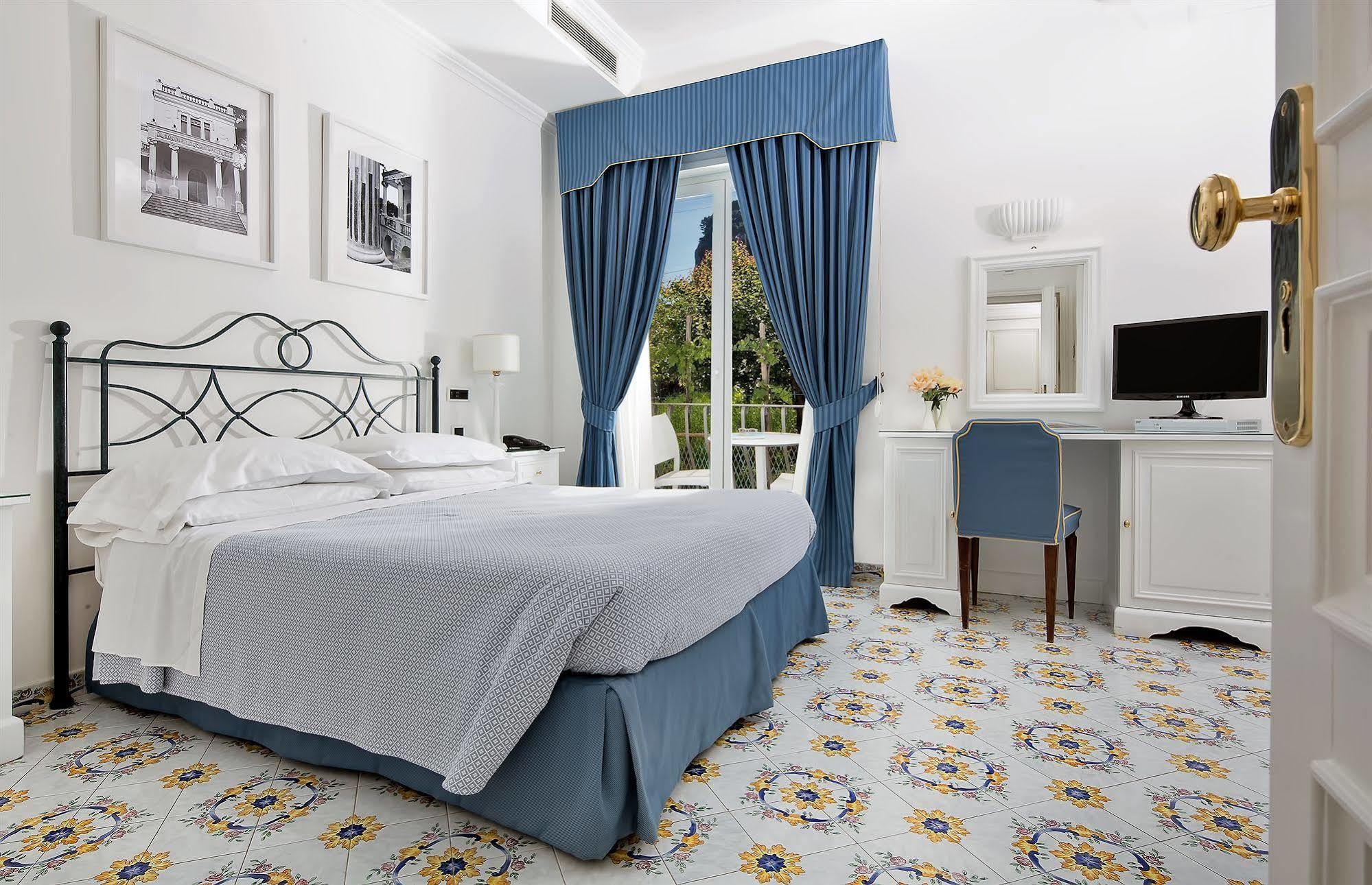 Canasta Hotel 4*