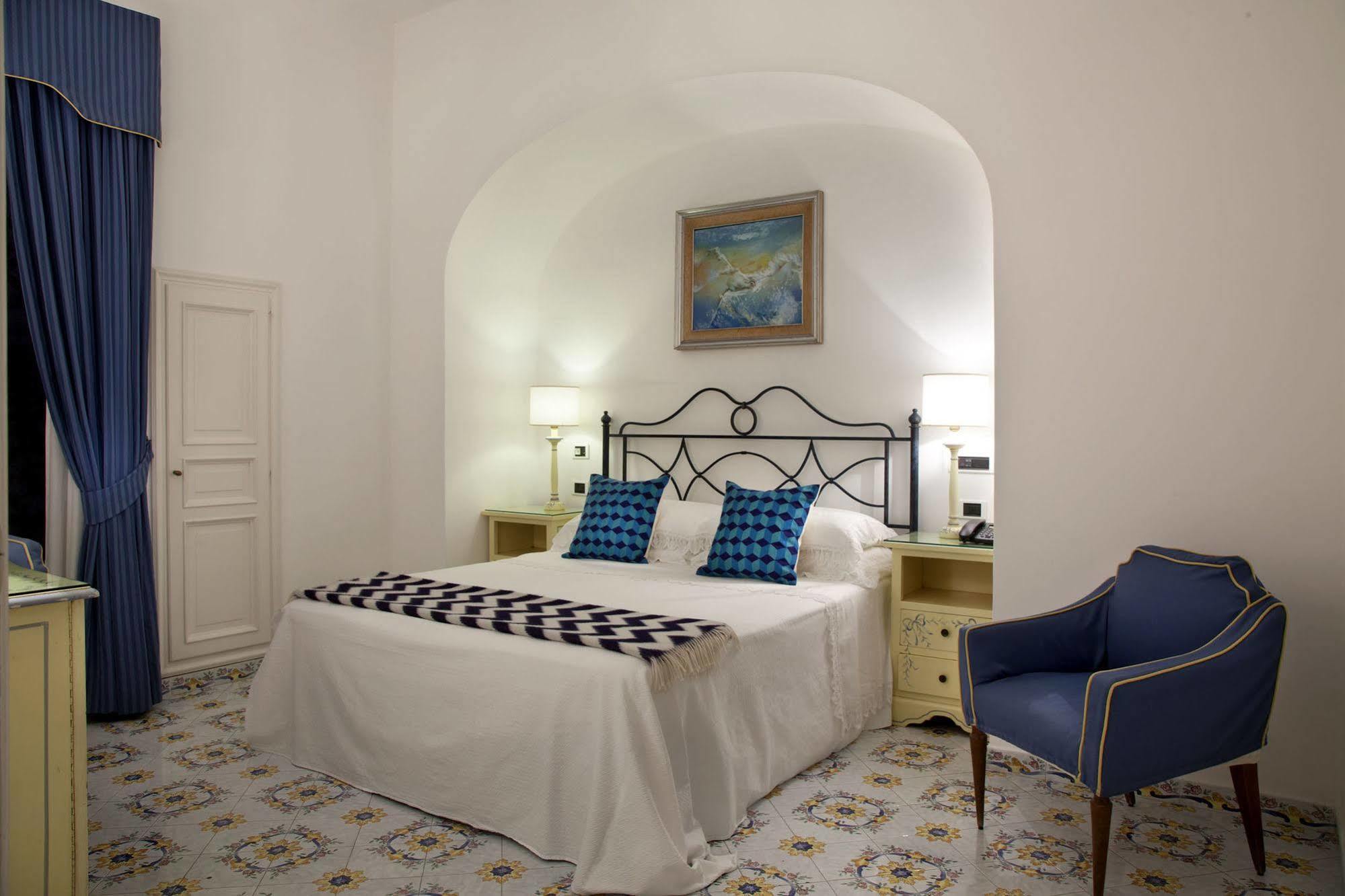 Canasta Capri