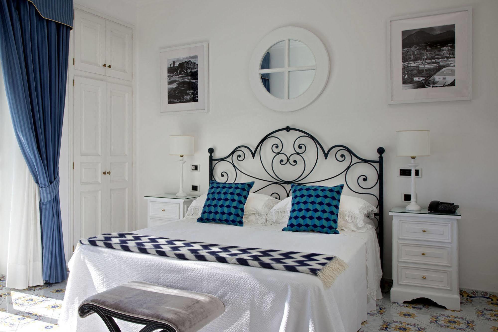 Canasta Hotel