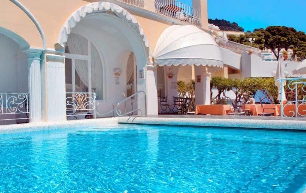 Sina Flora Hotel 4*