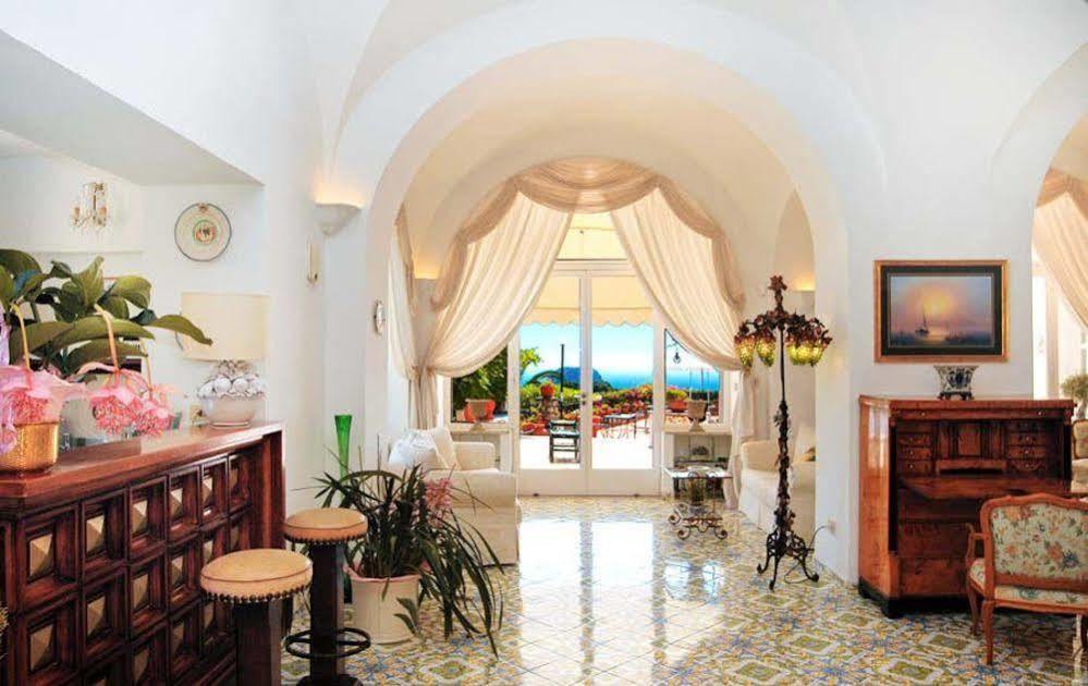 Sina Flora Hotel 4*