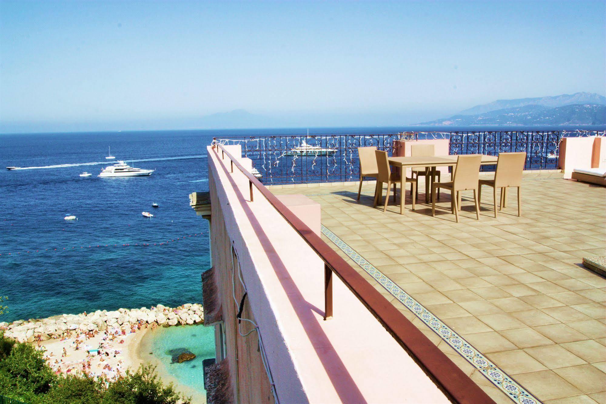 Bed & Breakfast Capri Inn 2*