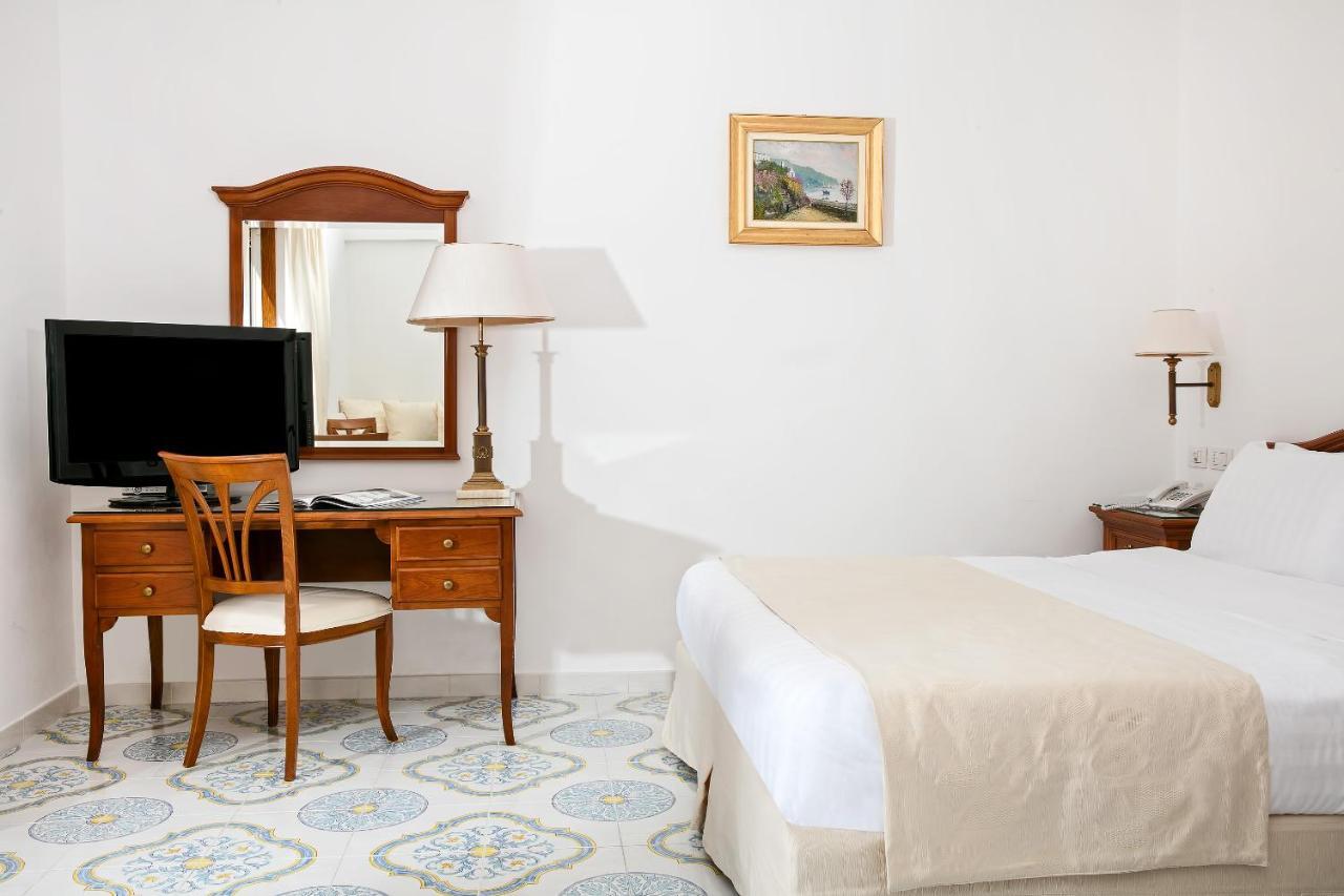 Syrene Hotel 4*