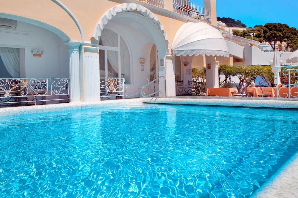 Sina Flora Hotel 4*